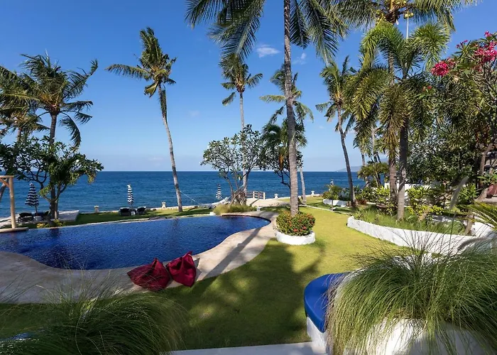 リゾート Kanna Seafront Estate トゥランベン