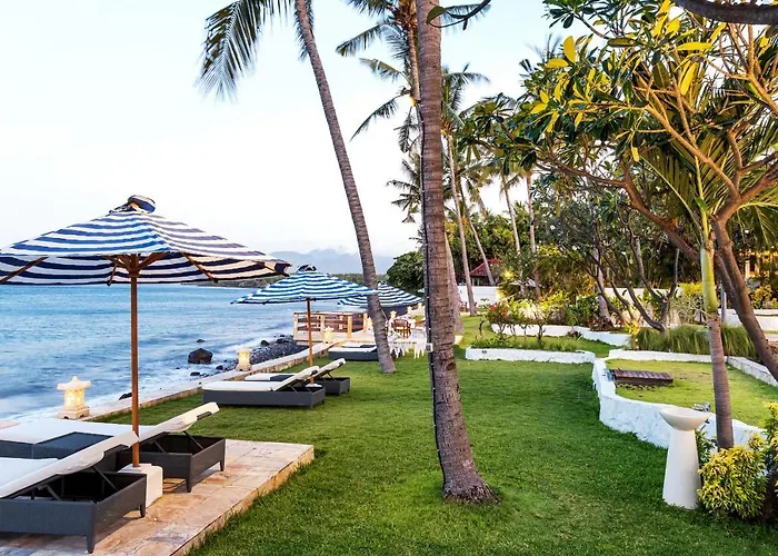 リゾート Kanna Seafront Estate トゥランベン
