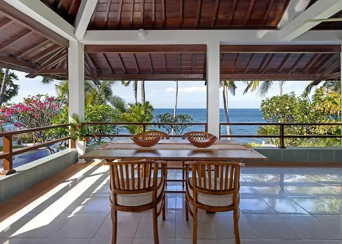 Kanna Seafront Estate トゥランベン
